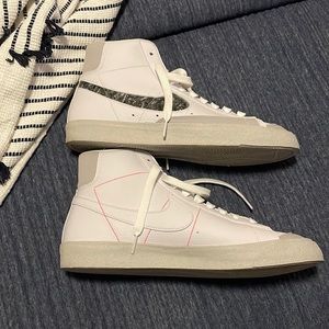 Nike mens Nike high top blazer shoes